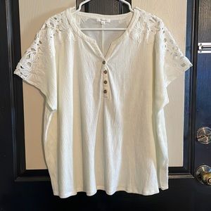 Women’s 89th + Madison size 2x beautiful blouse.
